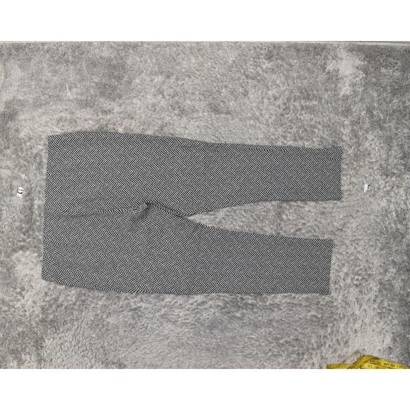 Chico's Women's Size 2 Legging Ankle Pants Black Rayon Pull On Geometric - Picture 6 of 8